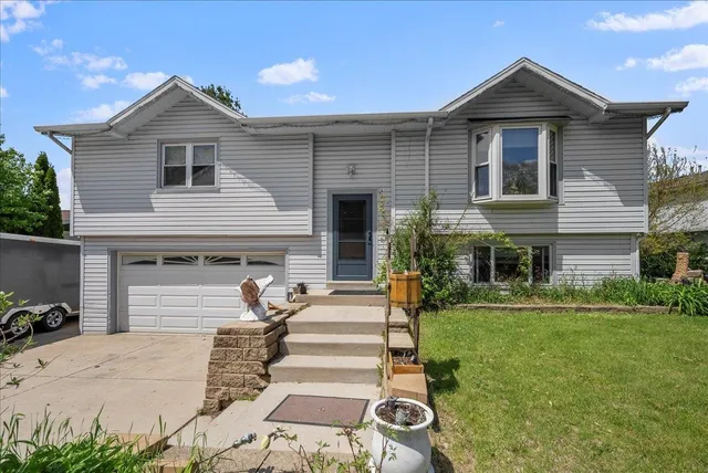 $375,000 | 917 Wheelock Avenue, Hartford, WI 53027