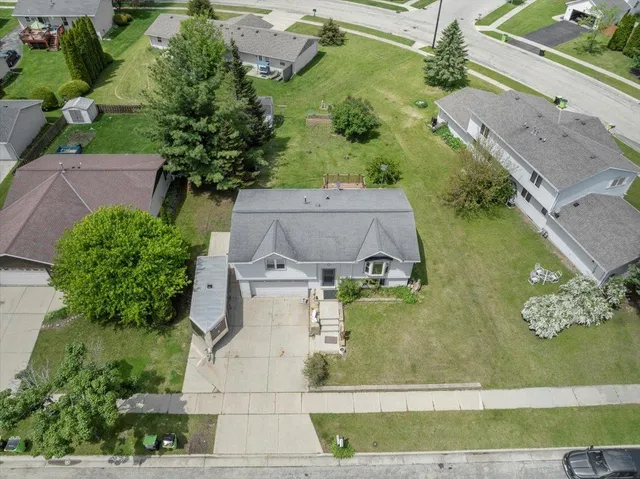 $375,000 | 917 Wheelock Avenue, Hartford, WI 53027