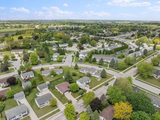 $375,000 | 917 Wheelock Avenue, Hartford, WI 53027