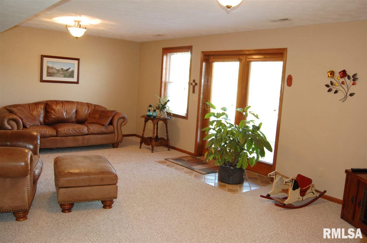 7500 North Radnor Road Peoria, IL 61614 - Photo 20 of 28 Gallery Image 20