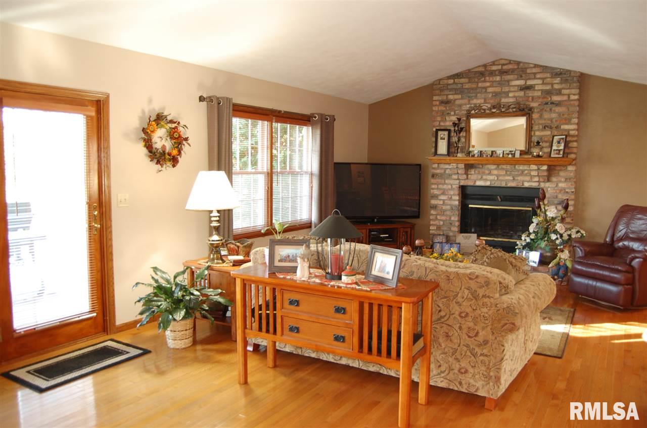 7500 North Radnor Road Peoria, IL 61614 - Photo 4 of 28 Gallery Image 4