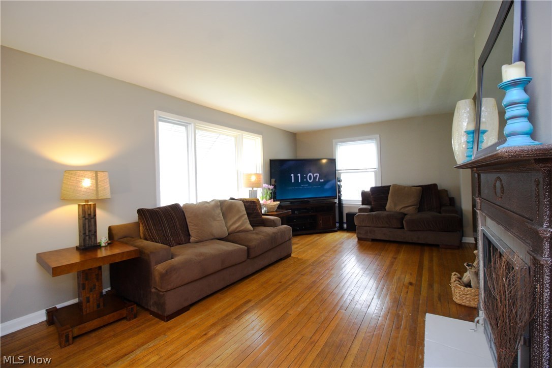 4955 Anderson Road Cleveland, OH 44124 - Photo 3 of 26