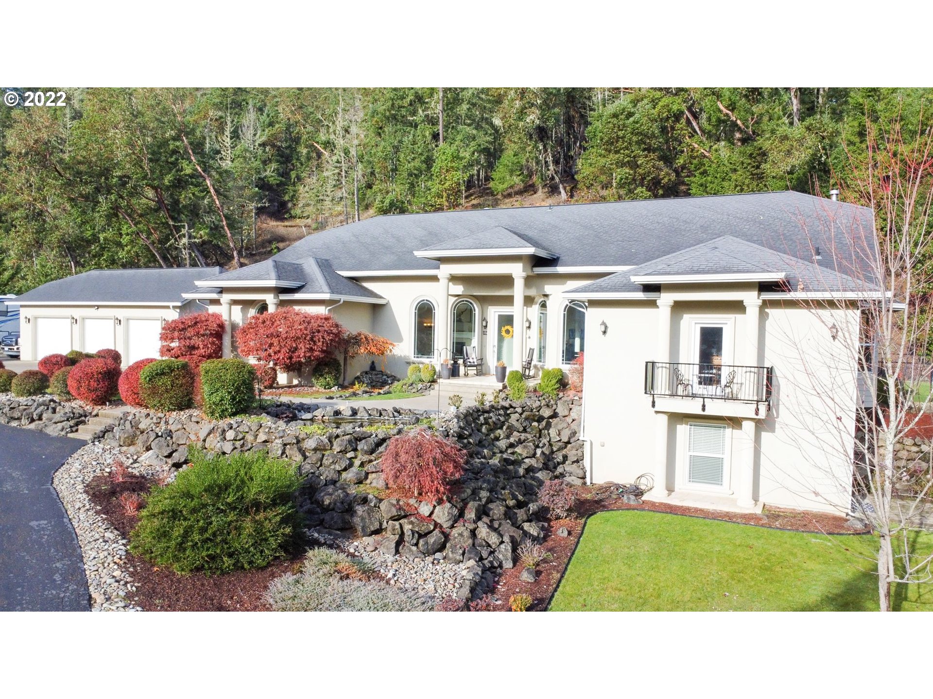 1400 Brozio Road Roseburg, OR 97471 - Photo 1 of 32 Gallery Image 1