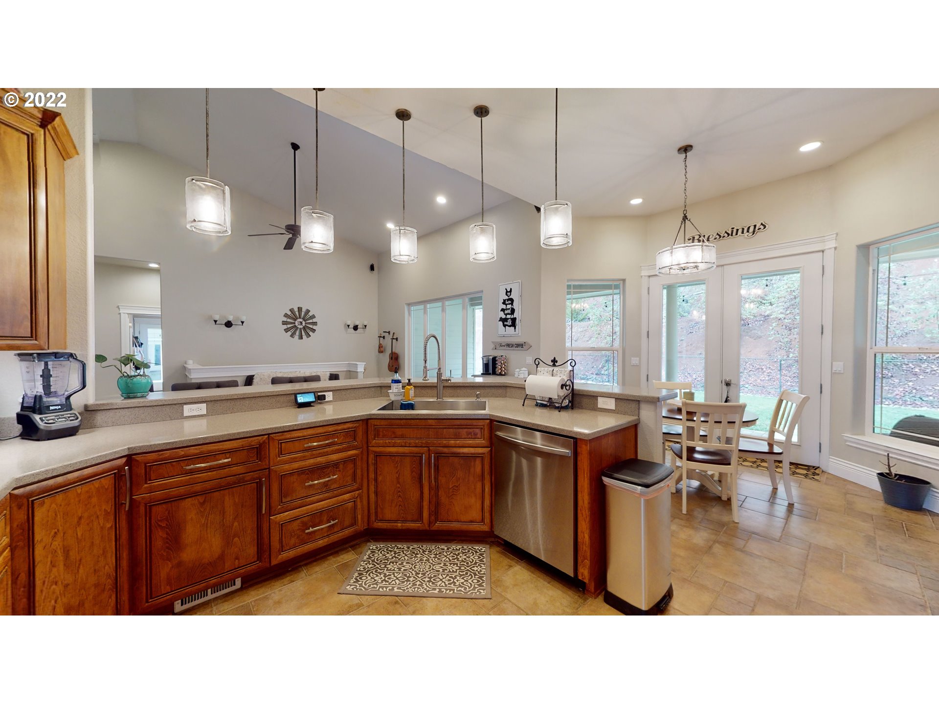 1400 Brozio Road Roseburg, OR 97471 - Photo 4 of 32 Gallery Image 4