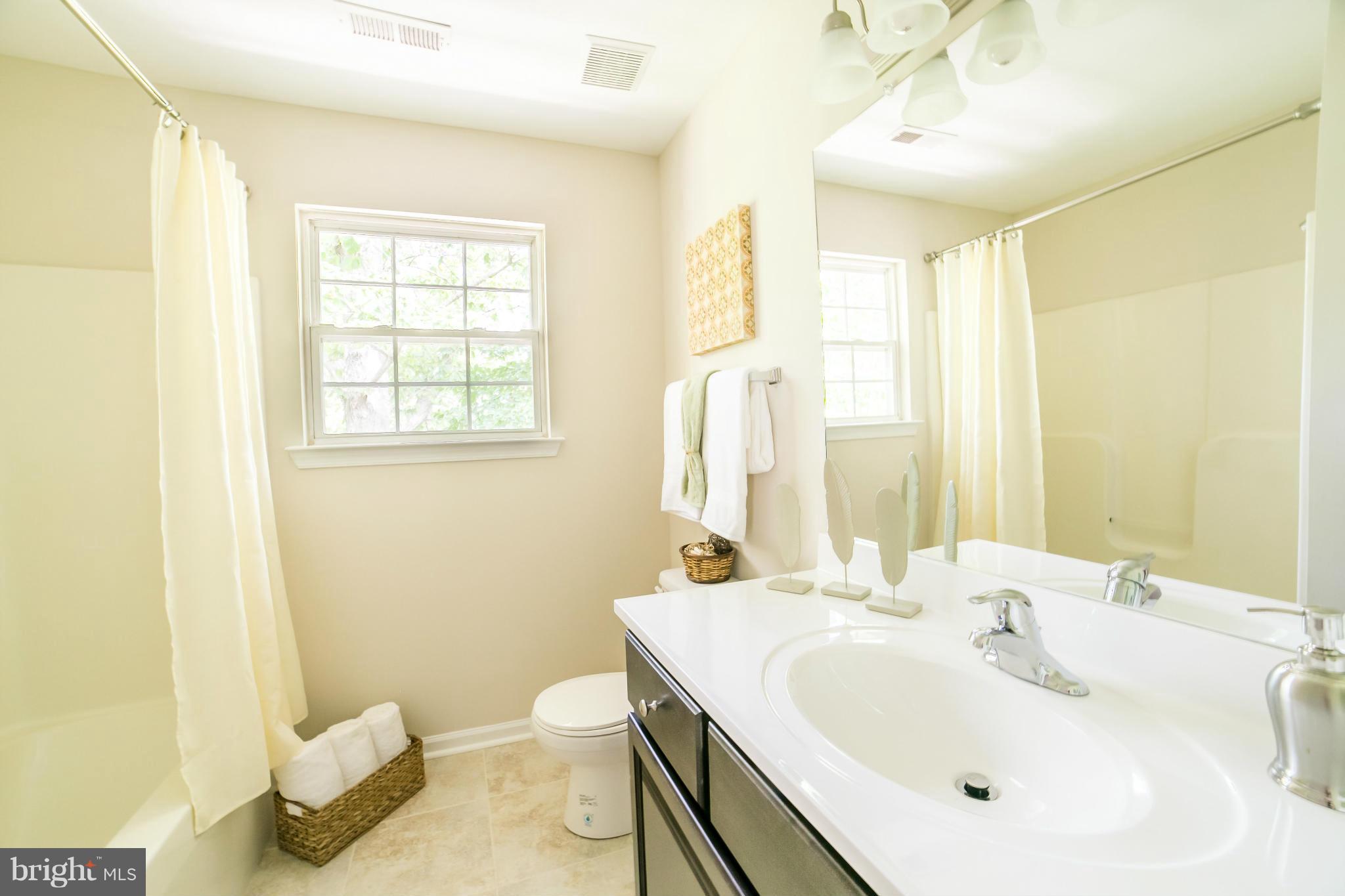 12623 Hilltop Road Lusby, MD 20657 - Photo 13 of 17 Bath