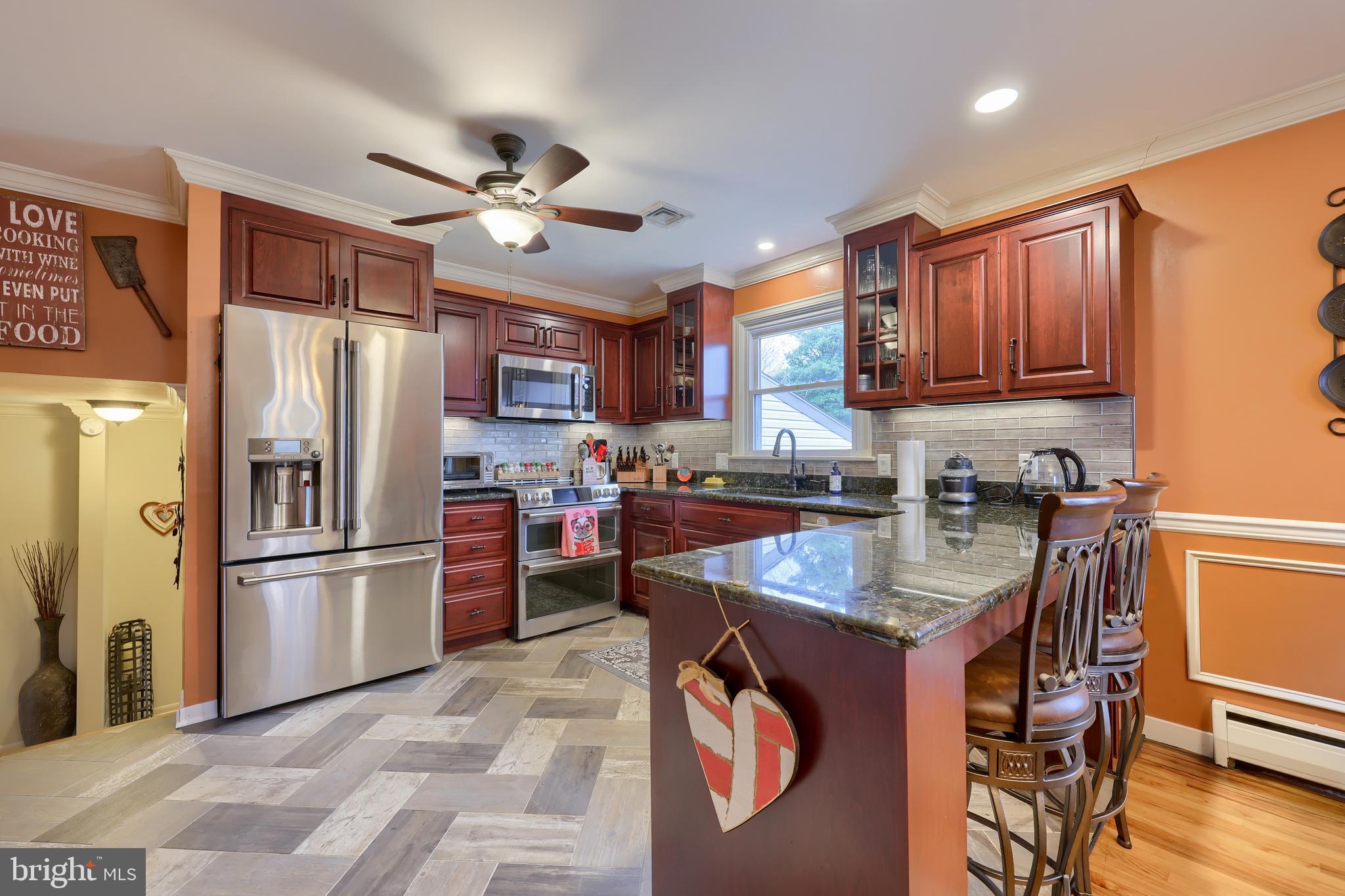 932 Pleasantview Road Ephrata, PA 17522 - Photo 15 of 44 Beautiful new kitchen!