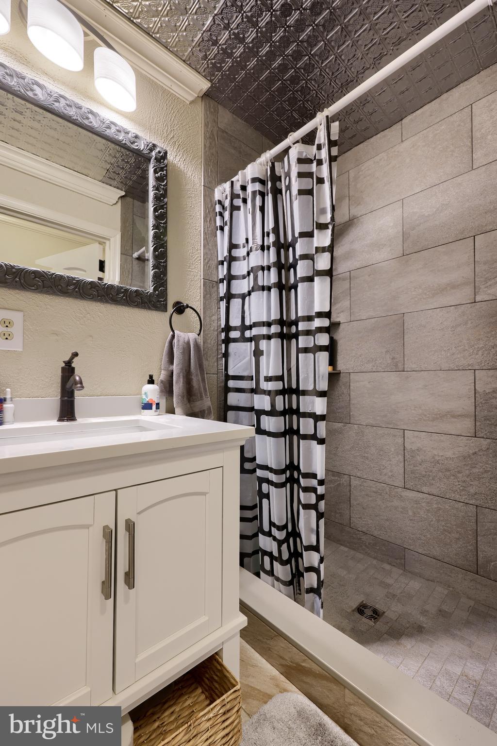 932 Pleasantview Road Ephrata, PA 17522 - Photo 28 of 44 Custom tiled shower