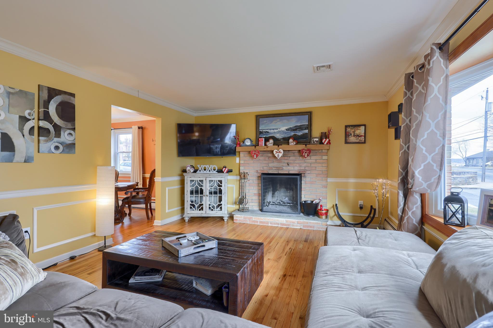 932 Pleasantview Road Ephrata, PA 17522 - Photo 6 of 44 Living room w/ fireplace