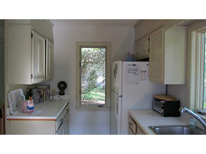 1989 Boston Neck Road North Kingstown, RI 02874 - Photo 11 of 19 Kitchen.
