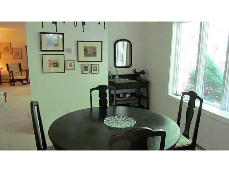 1989 Boston Neck Road North Kingstown, RI 02874 - Photo 5 of 19 Dining Room.