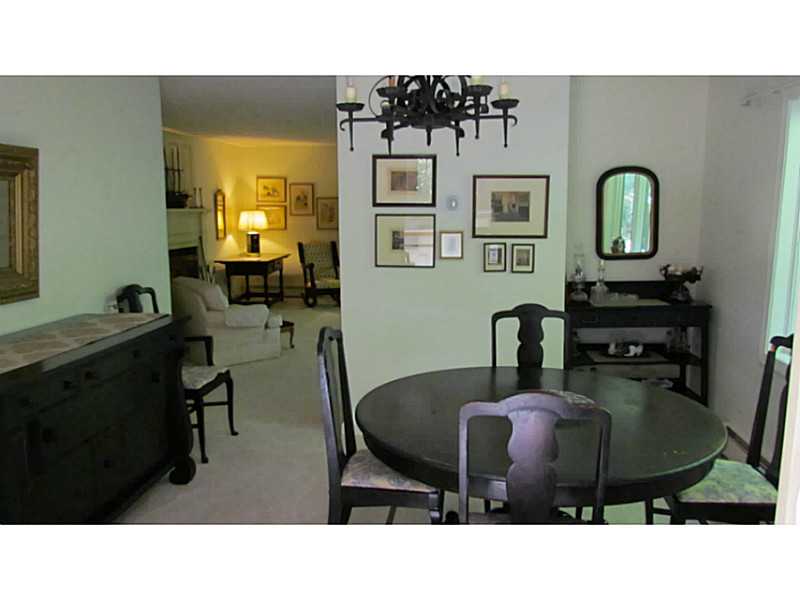 1989 Boston Neck Road North Kingstown, RI 02874 - Photo 7 of 19 Dining Room.