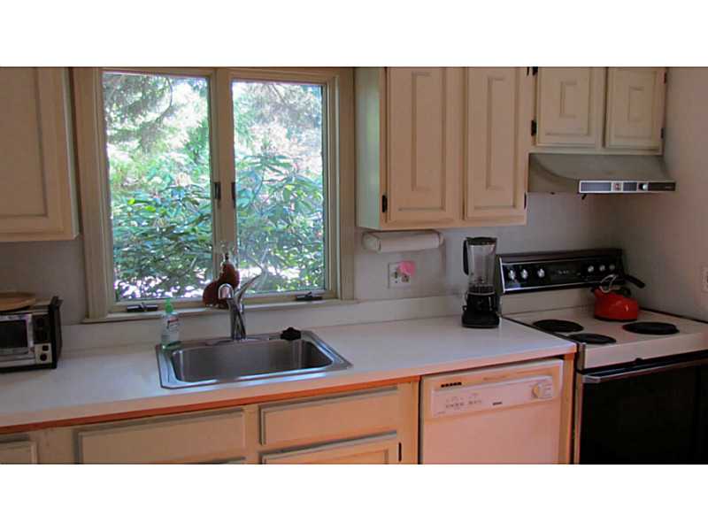 1989 Boston Neck Road North Kingstown, RI 02874 - Photo 9 of 19 Kitchen.