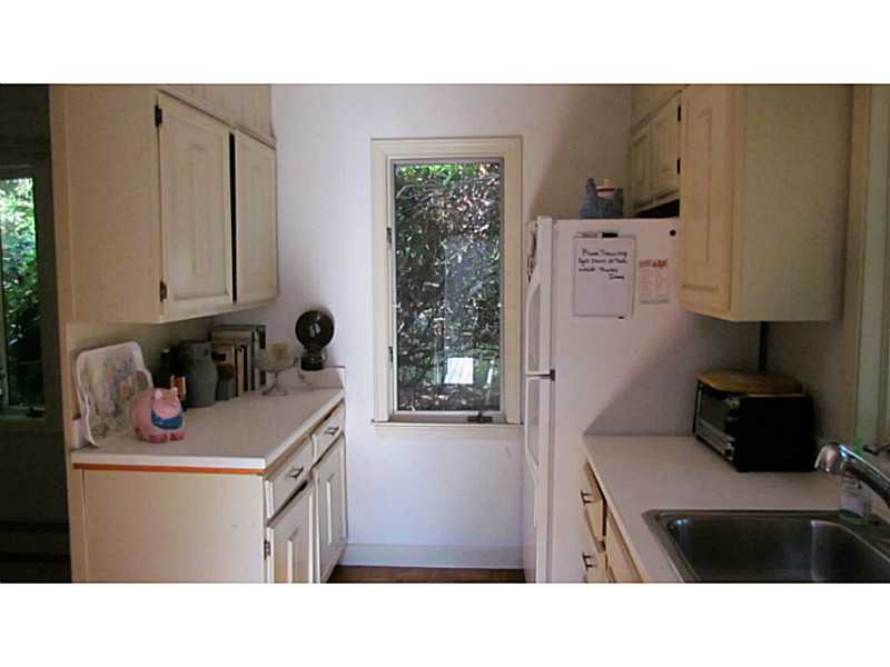 1989 Boston Neck Road North Kingstown, RI 02874 - Photo 10 of 19 Kitchen.