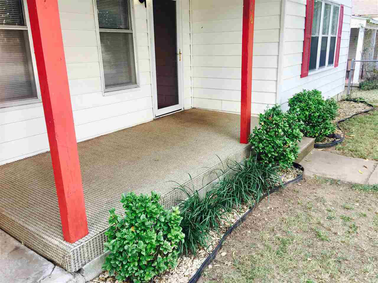 906 Delaware Perry, OK 73077 - Photo 3 of 24 Gallery Image 3