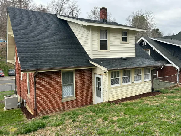 $169,000 | 315 South Washington Avenue, Pulaski, VA 24301