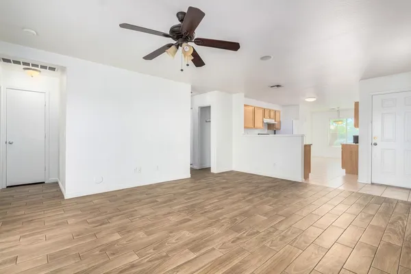 $1,600 | 44850 Bahia Drive, Maricopa, AZ 85139