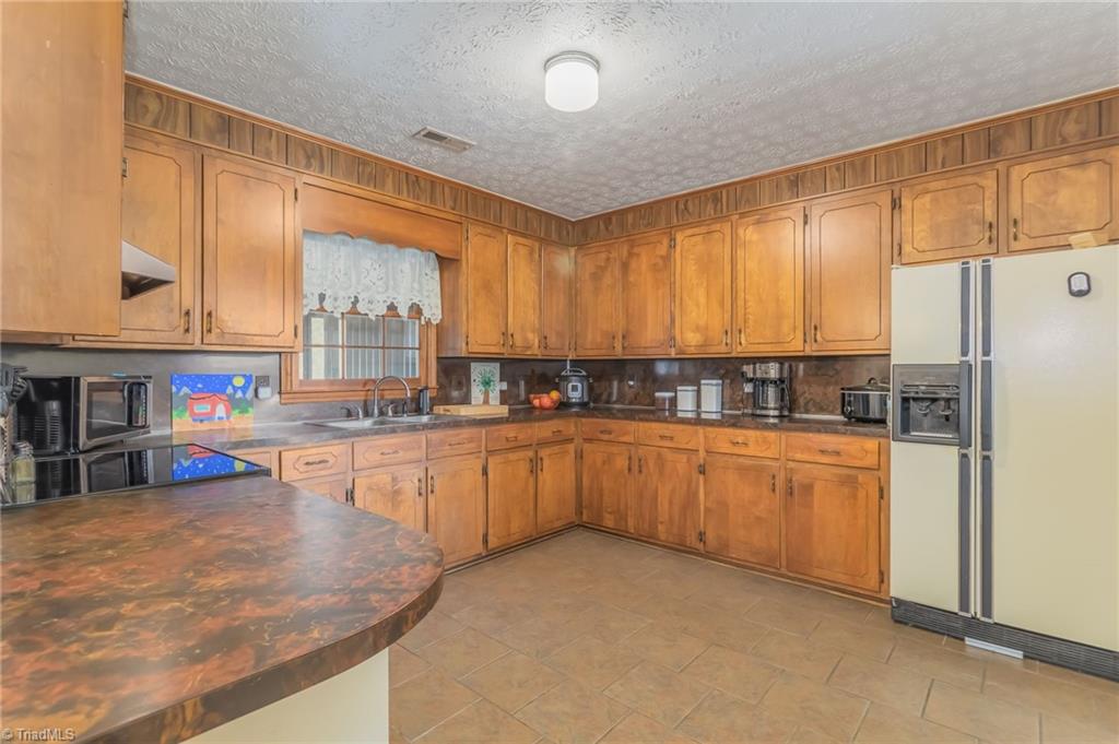 1113 Ring Road Westfield, NC 27053 - Photo 13 of 43 Kitchen
