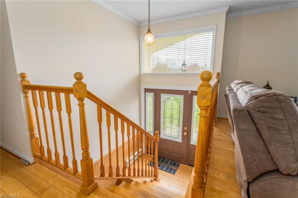 1113 Ring Road Westfield, NC 27053 - Photo 6 of 43 Entry looking from main level