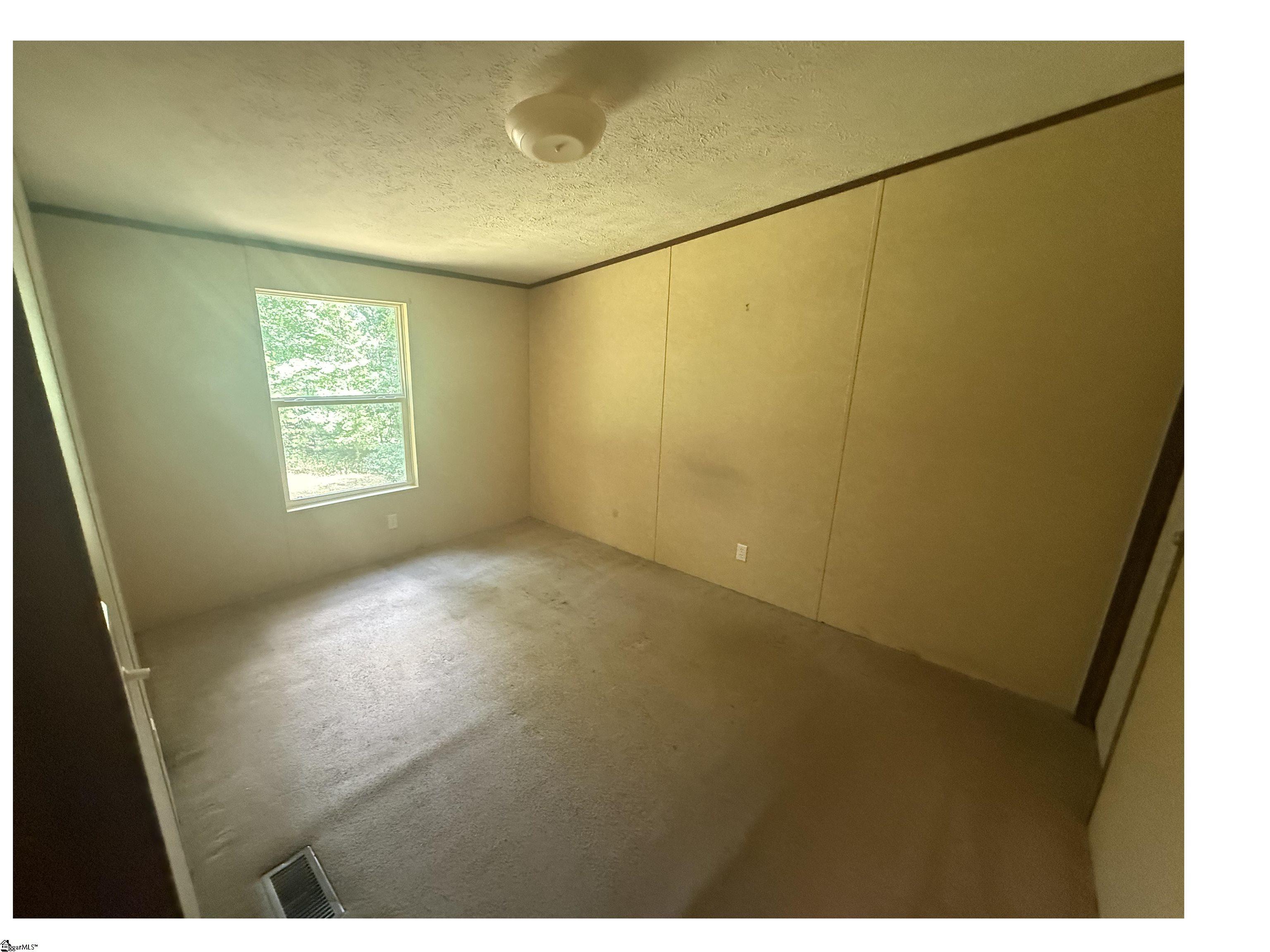 680 Peanut Road Woodruff, SC 29388 - Photo 15 of 25