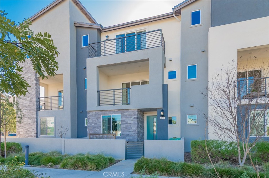 133 Biome Irvine, CA 92618 - Photo 3 of 33