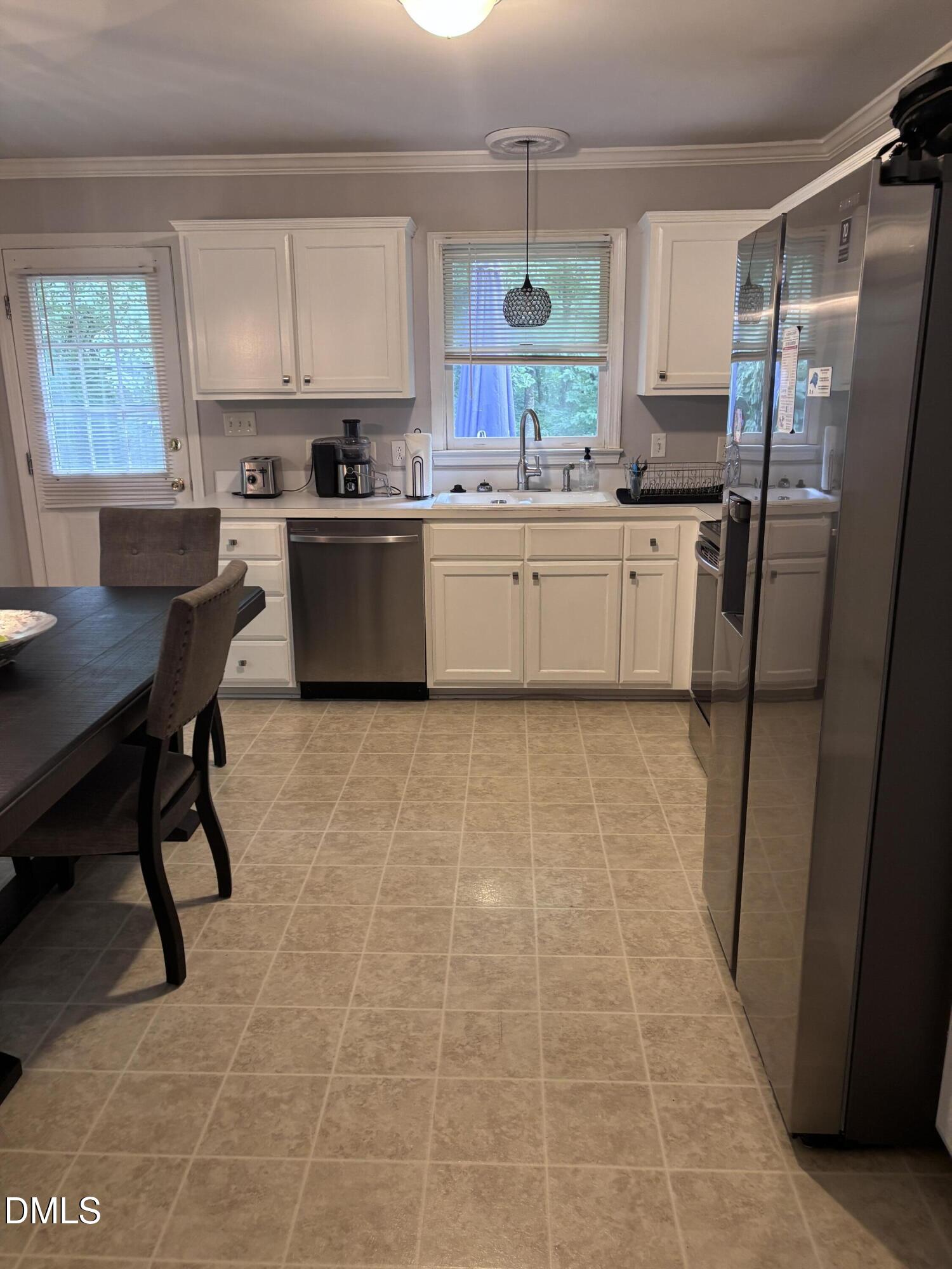 1916 Malone Road, Unit I Burlington, NC 27215 - Photo 5 of 19 IMG_0236