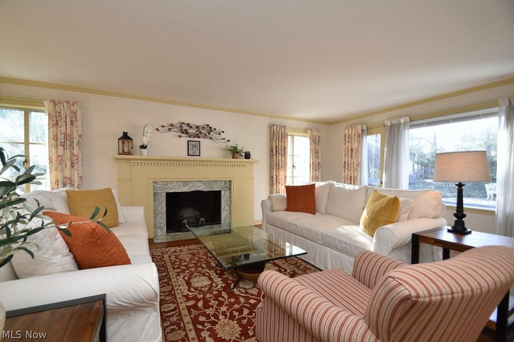 24610 Duffield Road Beachwood, OH 44122 - Photo 5 of 29 Light and Bright Living Room with fireplace.