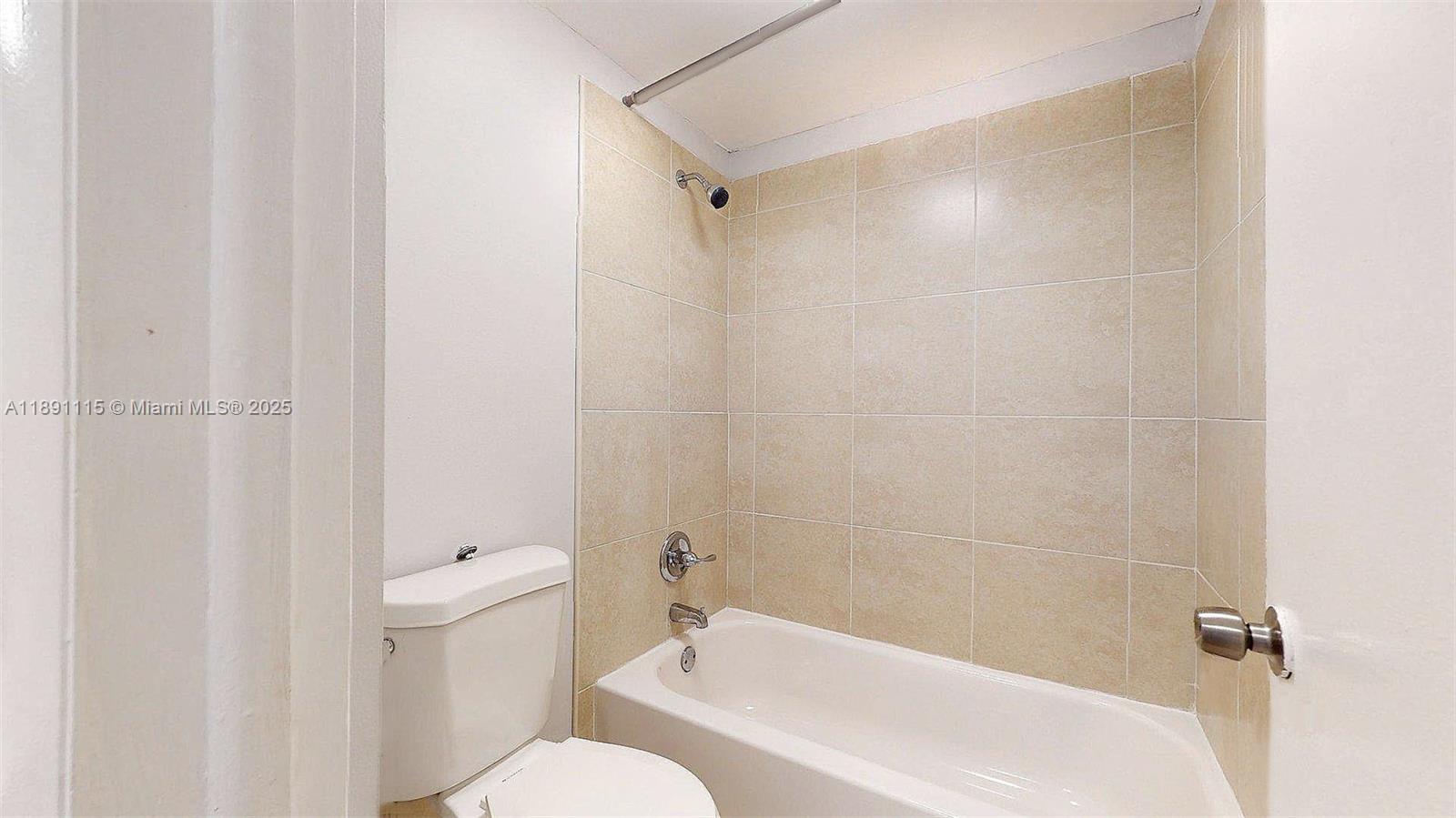 4850 Southwest 63rd Terrace, Unit 131 Davie, FL 33314 - Photo 4 of 31