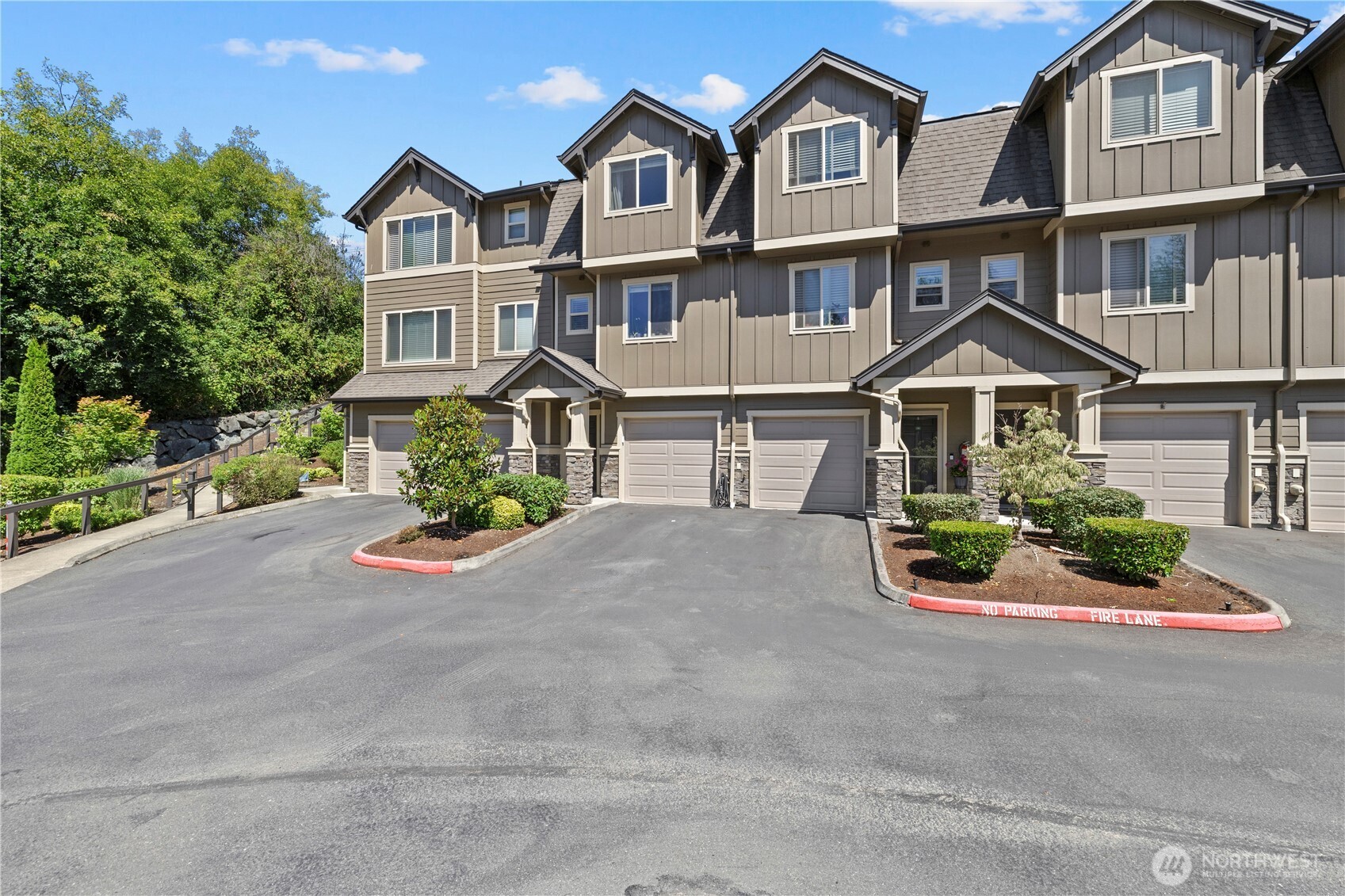 1900 Weaver Road, Unit L102 Snohomish, WA 98290 - Photo 3 of 26