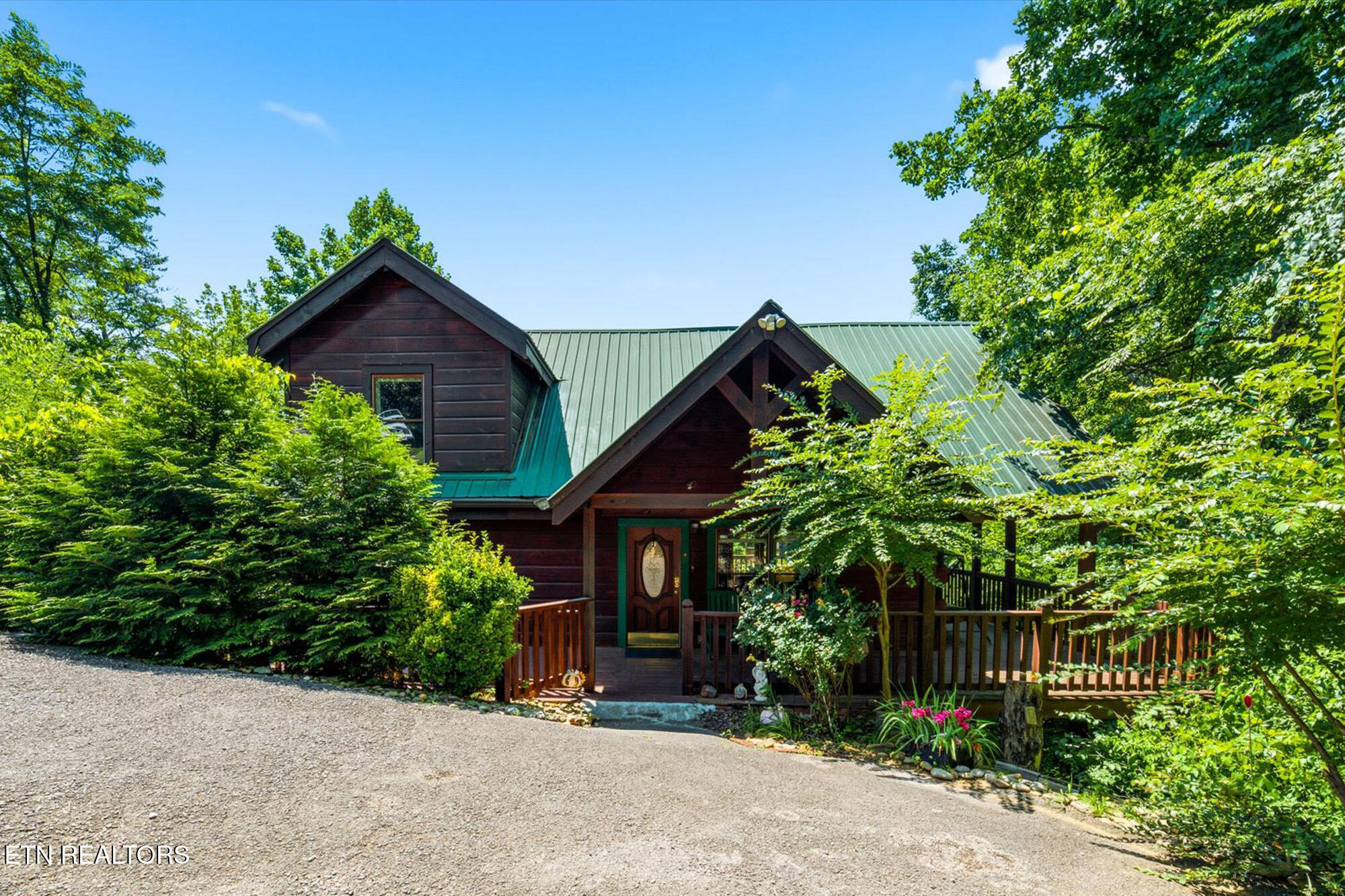 2606 Tree Top Way Pigeon Forge, TN 37863 - Photo 1 of 38 01