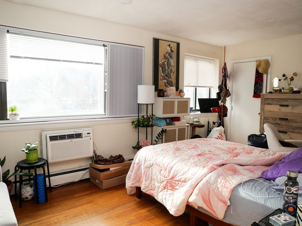 1027 Commonwealth Avenue, Unit 10 Boston, MA 02215 - Photo 6 of 7