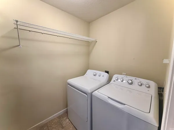 $215,000 | 1250 West Adams Hill Circle, Unit 504, Bloomington, IN 47403