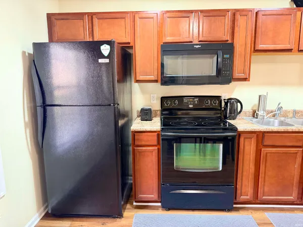 $215,000 | 1250 West Adams Hill Circle, Unit 504, Bloomington, IN 47403
