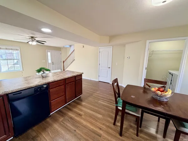 $215,000 | 1250 West Adams Hill Circle, Unit 504, Bloomington, IN 47403