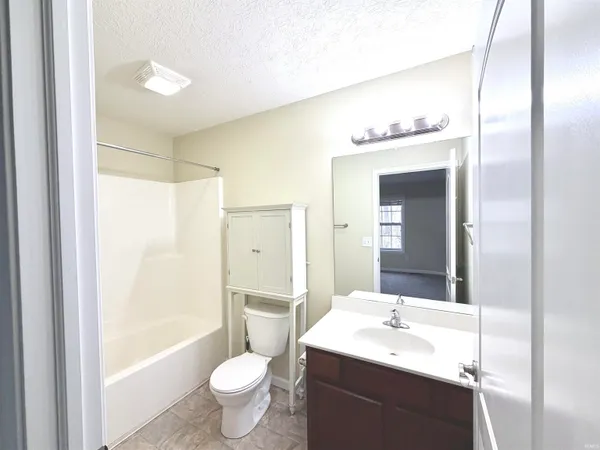 $215,000 | 1250 West Adams Hill Circle, Unit 504, Bloomington, IN 47403