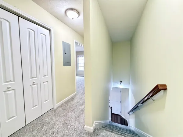 $215,000 | 1250 West Adams Hill Circle, Unit 504, Bloomington, IN 47403