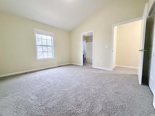 $215,000 | 1250 West Adams Hill Circle, Unit 504, Bloomington, IN 47403