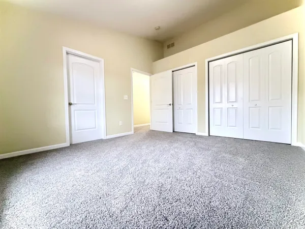 $215,000 | 1250 West Adams Hill Circle, Unit 504, Bloomington, IN 47403