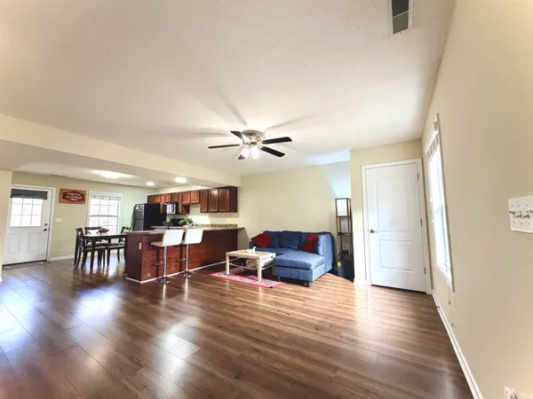 $215,000 | 1250 West Adams Hill Circle, Unit 504, Bloomington, IN 47403