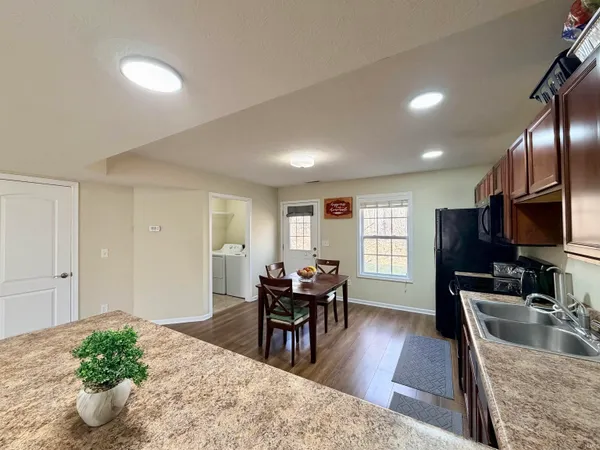 $215,000 | 1250 West Adams Hill Circle, Unit 504, Bloomington, IN 47403