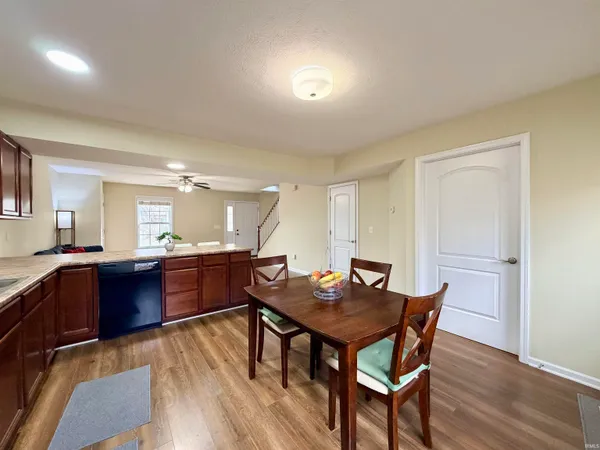 $215,000 | 1250 West Adams Hill Circle, Unit 504, Bloomington, IN 47403