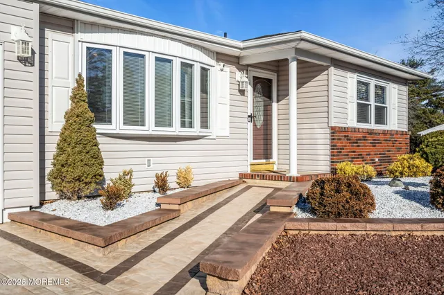 $425,000 | 1 Westport Drive, Toms River, NJ 08757