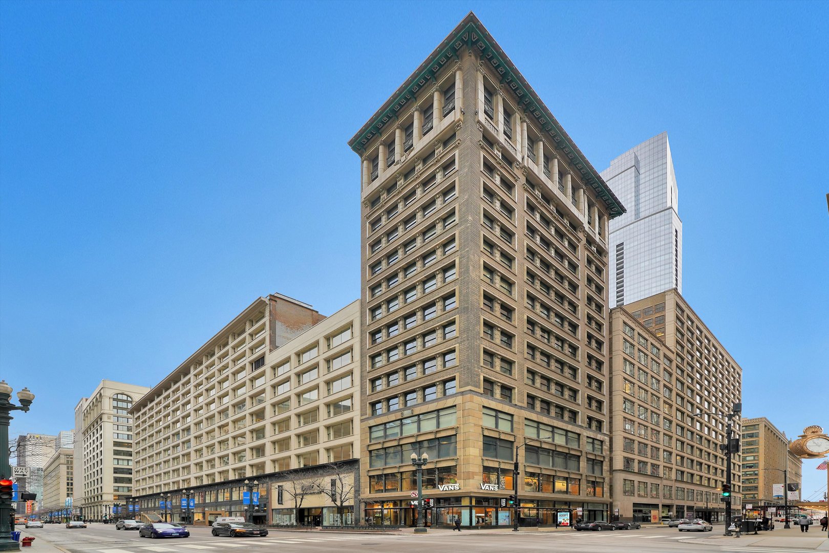6 East Monroe Street, Unit 1501 Chicago, IL 60603 - Photo 1 of 27 front view of a building