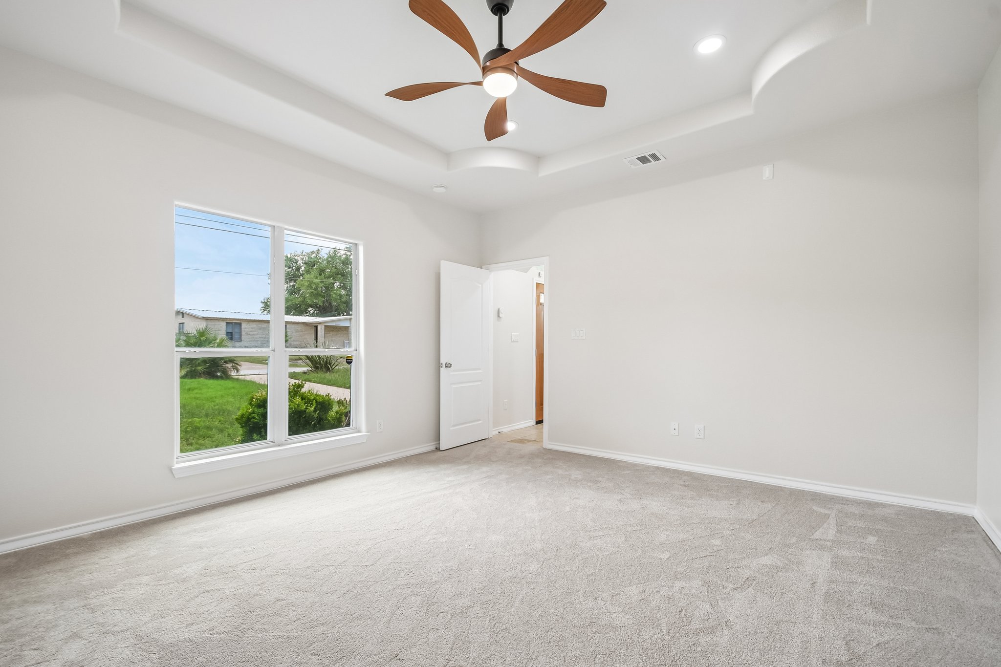20800 Ridgeview Road Lago Vista, TX 78645 - Photo 5 of 31
