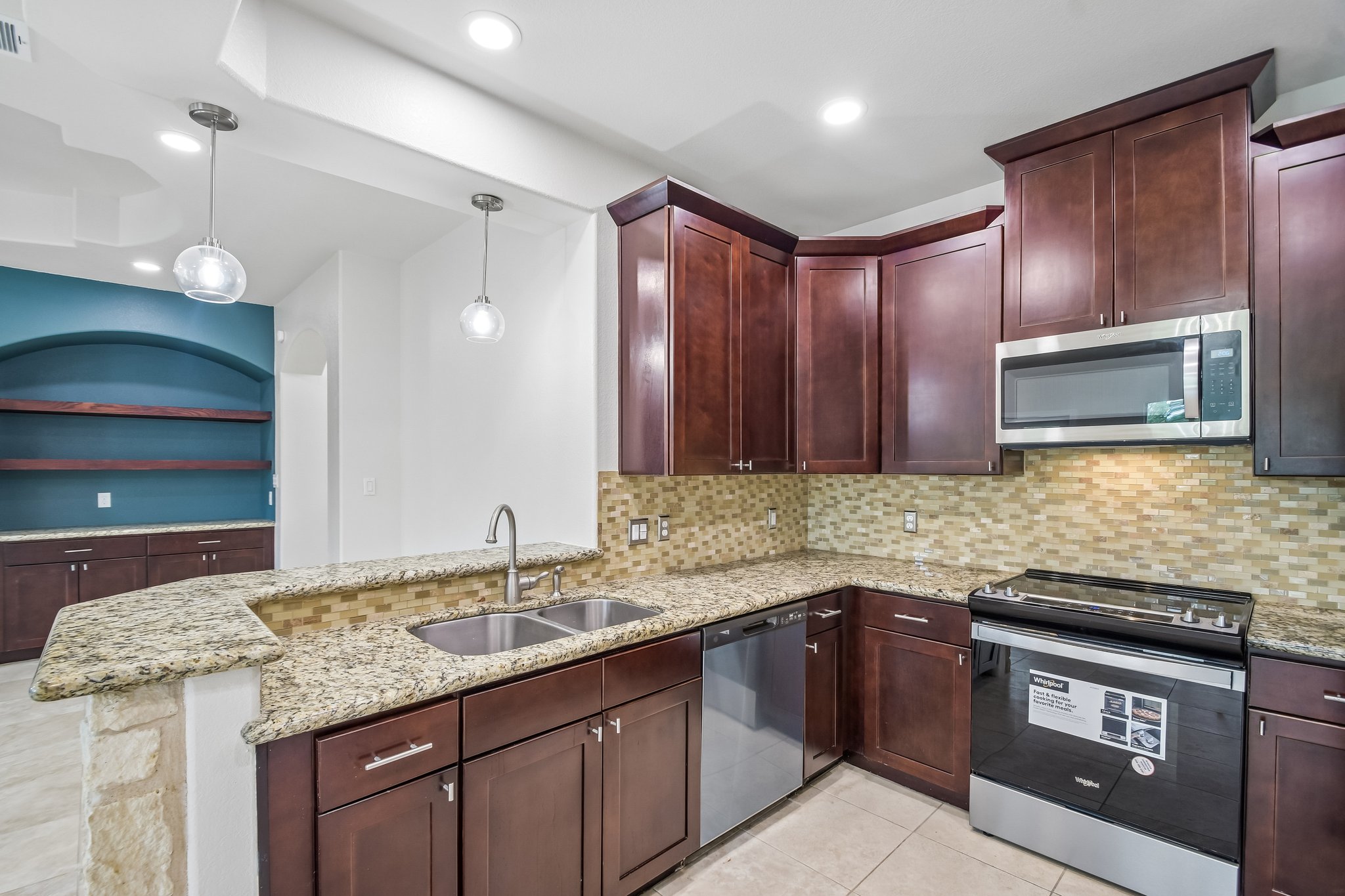 20800 Ridgeview Road Lago Vista, TX 78645 - Photo 7 of 31