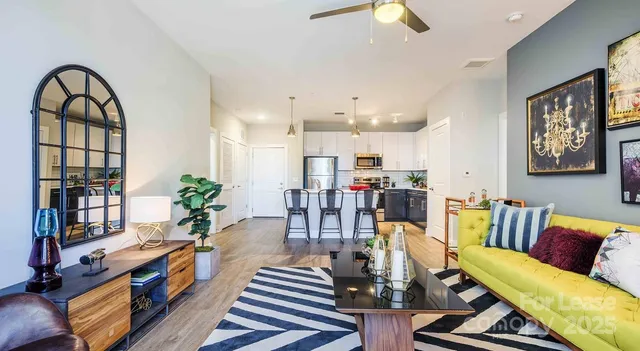 $1,566 | 1000 Central Avenue, Unit A2, Charlotte, NC 28204