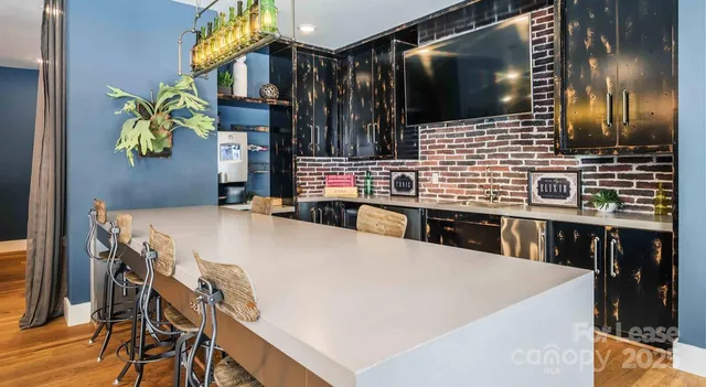 $1,566 | 1000 Central Avenue, Unit A2, Charlotte, NC 28204