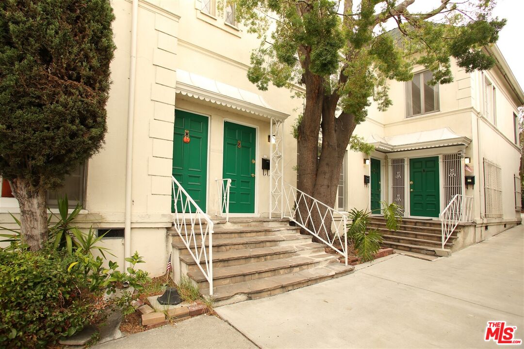 446 1/2 South Wilton Place, Los Angeles, CA 90020 Compass