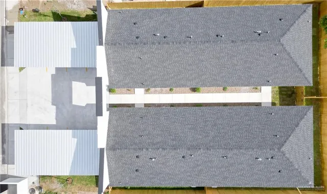 a picture of a bathroom