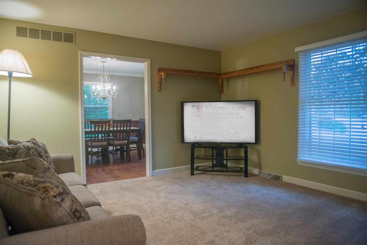 467 Wexford Road Valparaiso, IN 46385 - Photo 5 of 36 Gallery Image 5