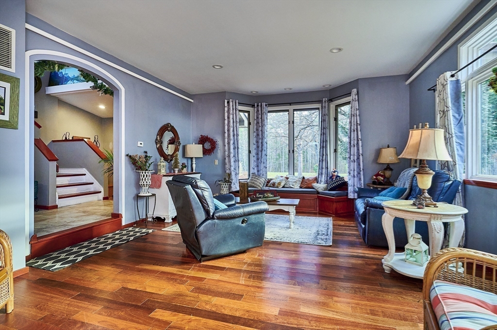 201 Main Street Williamsburg, MA 01039 - Photo 13 of 37